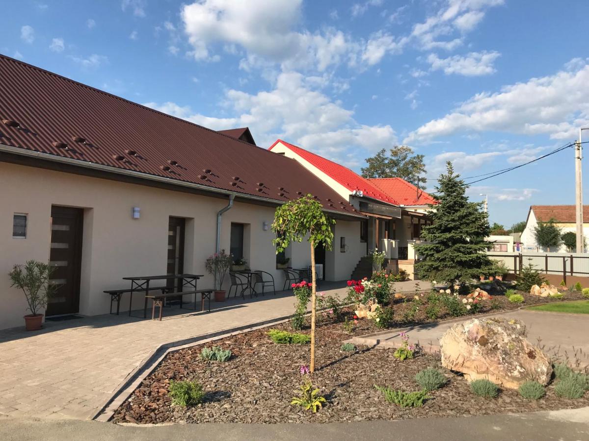 Kristály apartmanok - Housity