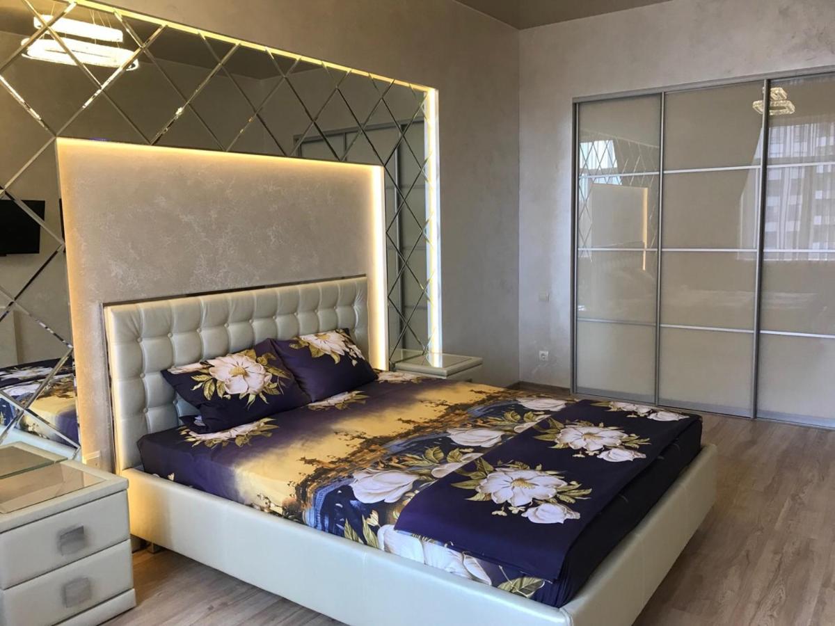 Suitetrails - Luxury Apartment in Downtown, Near River Esplanade