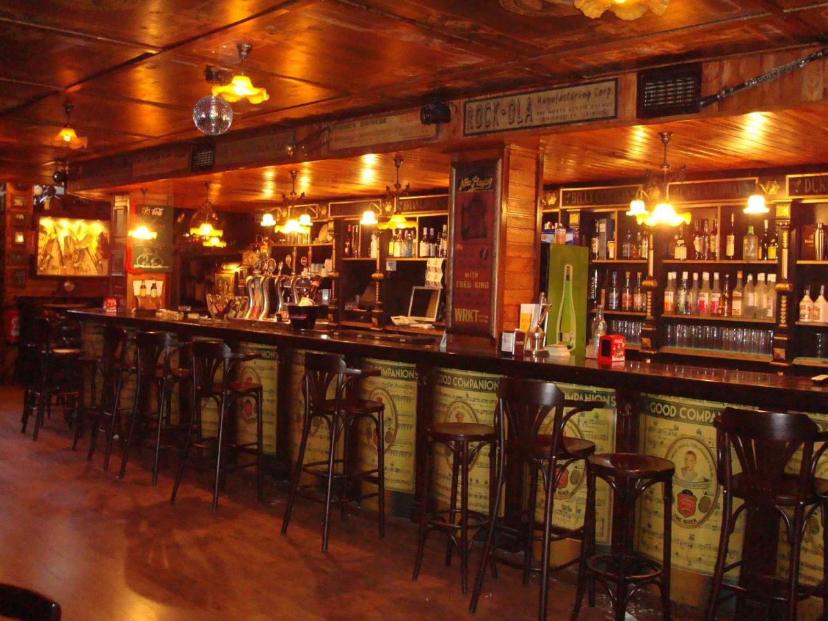 Hostal Restaurante Baraka - Housity