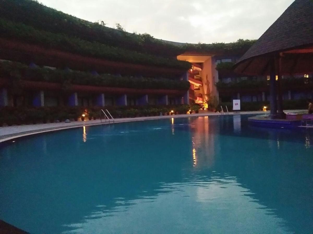 Uday Suites - The Airport Hotel - Housity