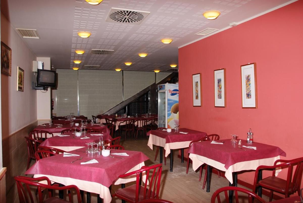 Hostal Restaurante Baraka - Housity