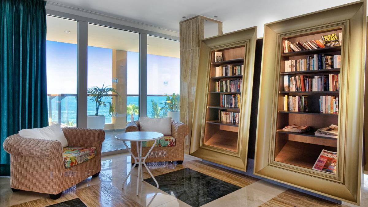 Biblioteca en el hotel