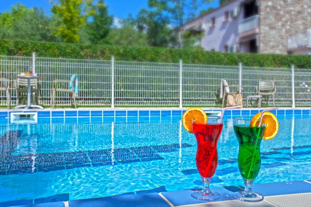 Piscine de l'établissement Chez Walter ou située à proximité