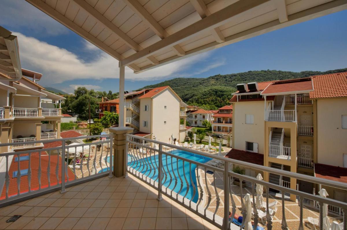 Elena Hotel - Housity