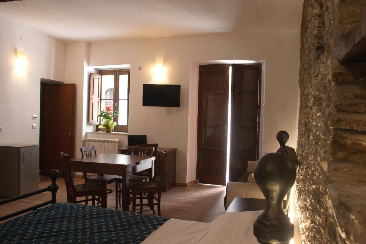 Il Covo dei Re - Housity