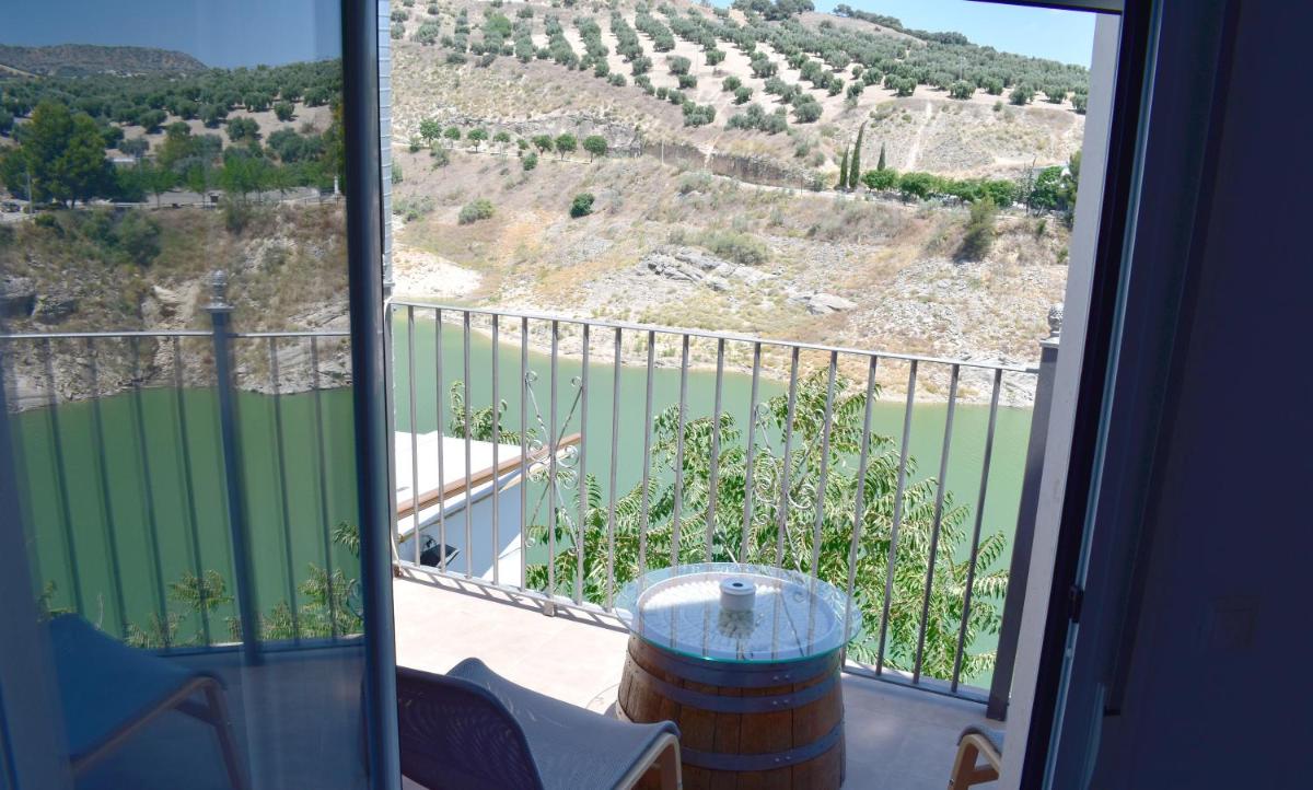 Iznájar Suites - Housity