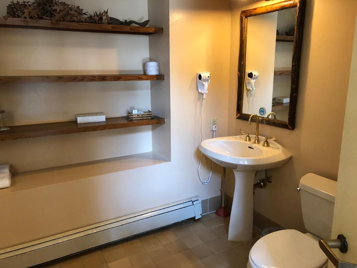Mountain Home Inn - Housity