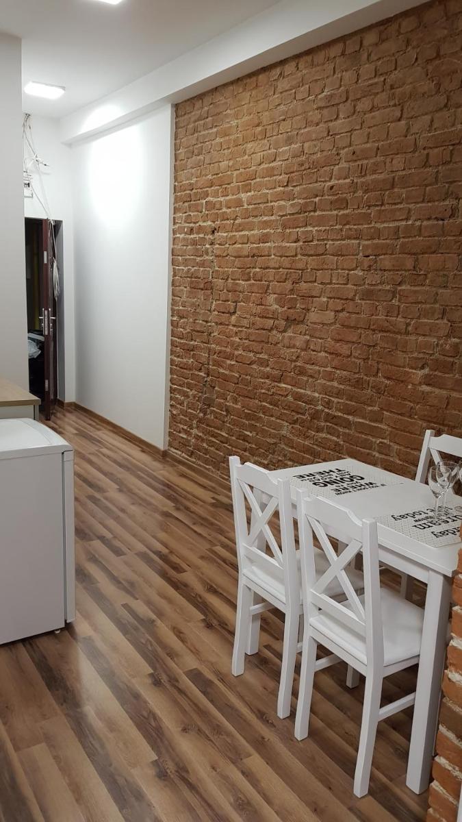 Apartament nr 15 - 2 pokoje z prywatnymi łazienkami Centrum Poznań - Housity