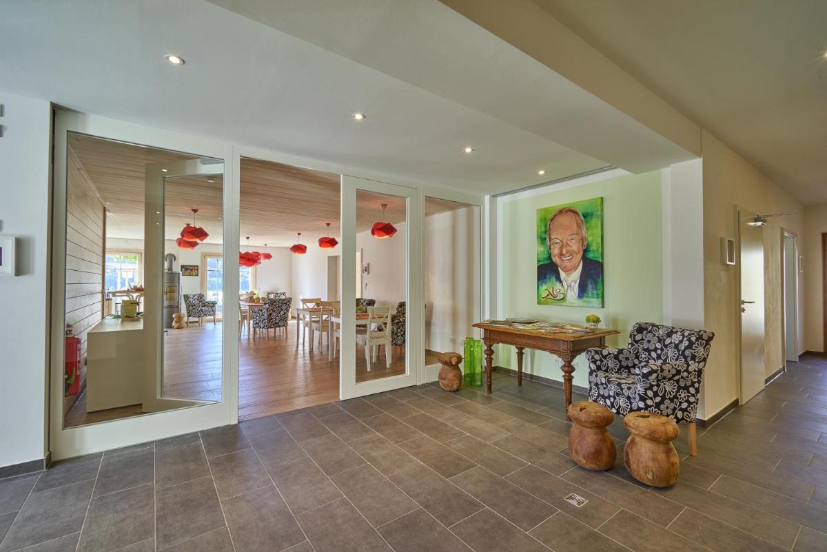 Ein Sitzbereich in der Unterkunft Alb Appartements
