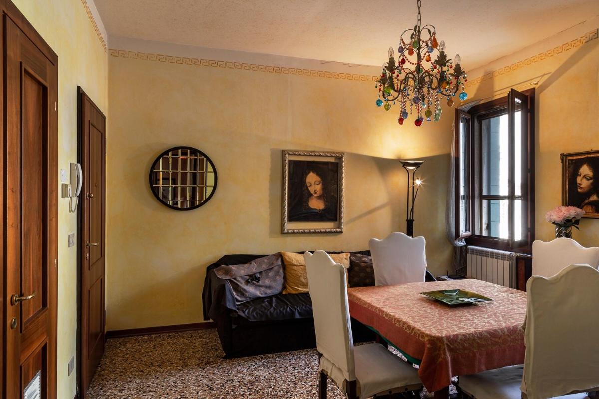 Suitetrails - Ca’ Zora Apartment - Contemporary & Barock House