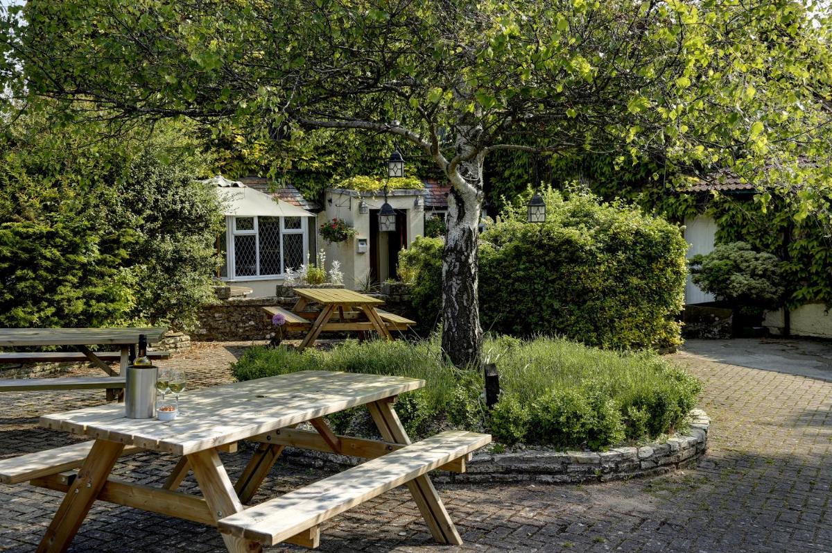 Best Western Compass Inn - Housity
