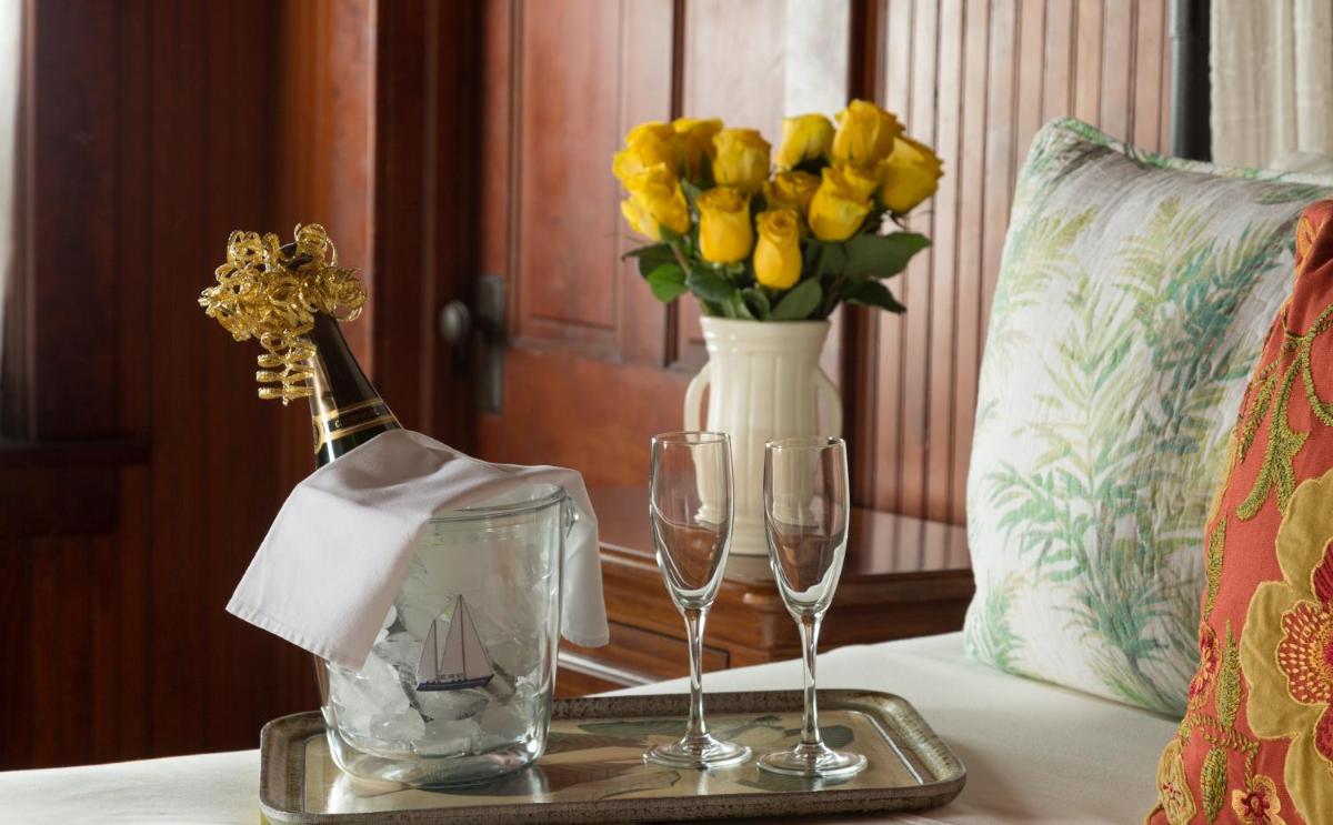 Magnolia Springs Bed and Breakfast - Housity