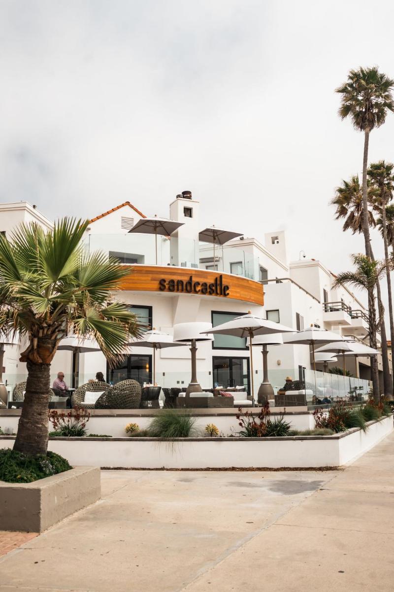 Sandcastle Hotel on the Beach - Housity