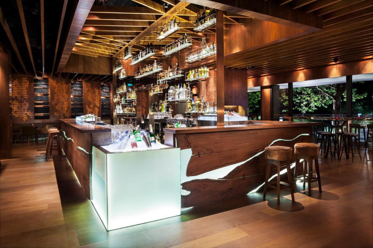 Four Seasons Hotel Sydney - Hizvo