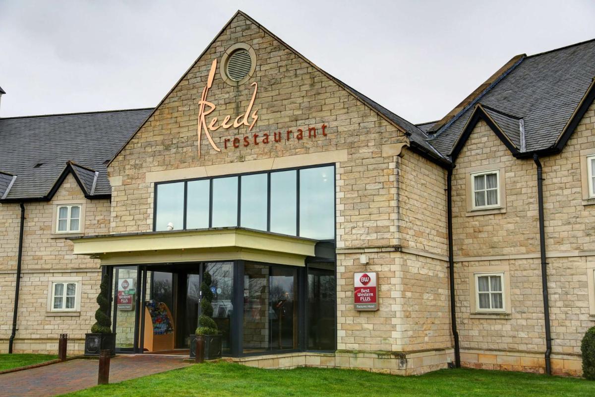 Best Western Plus Pastures Hotel - Housity