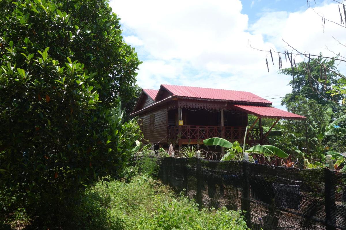 Authentic Cambodian Angkor Cottage - Housity