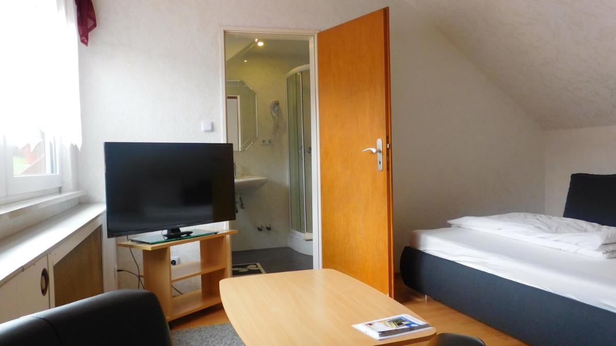 Hotel Pension am Kurmittelhaus - Housity