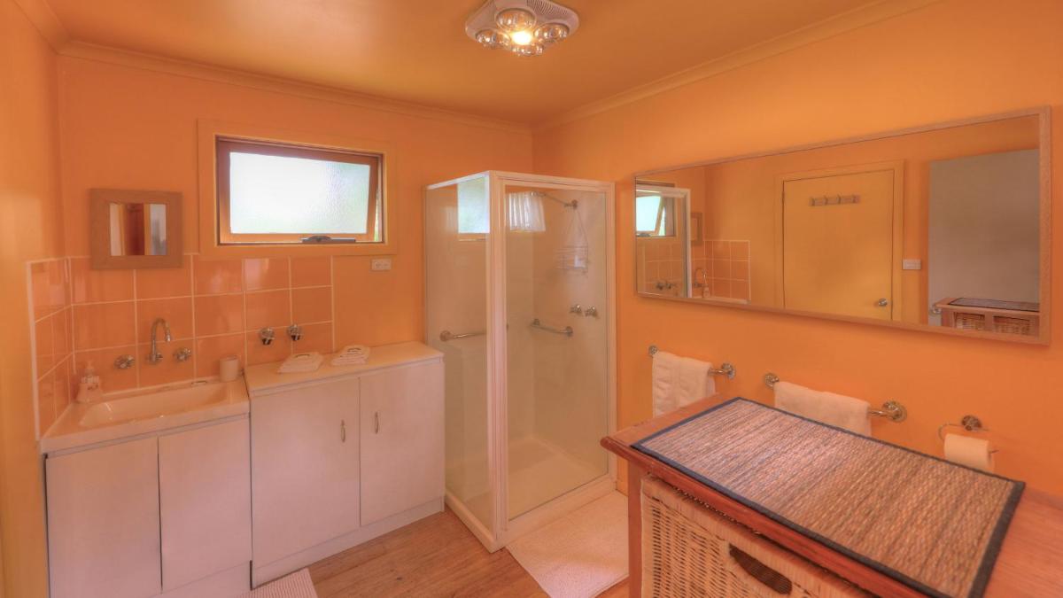 The 2C's Bed & Breakfast - Housity