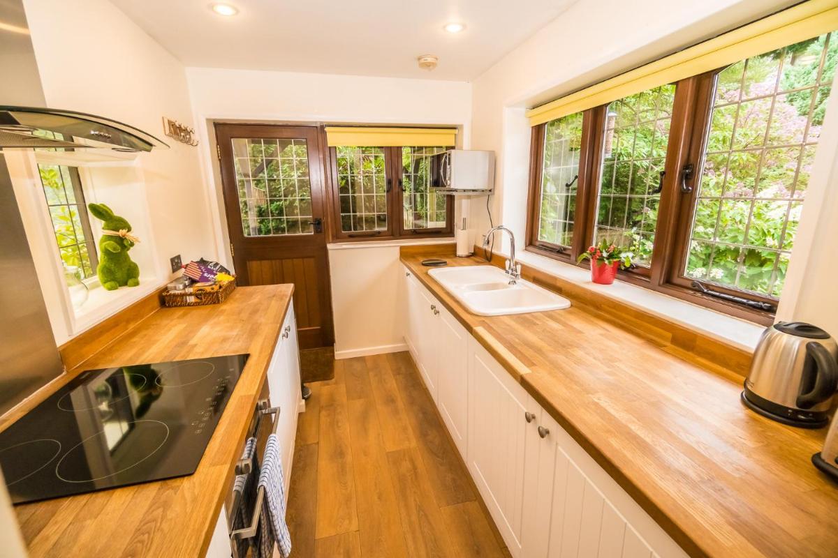 Badgers Den - Covehurst Bay Holiday Cottage - Housity