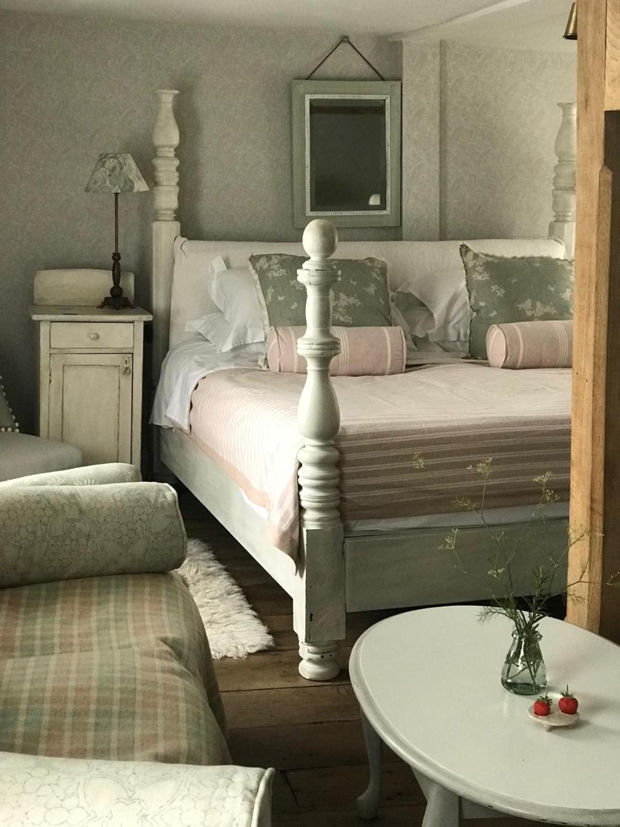 Radnor House - Housity