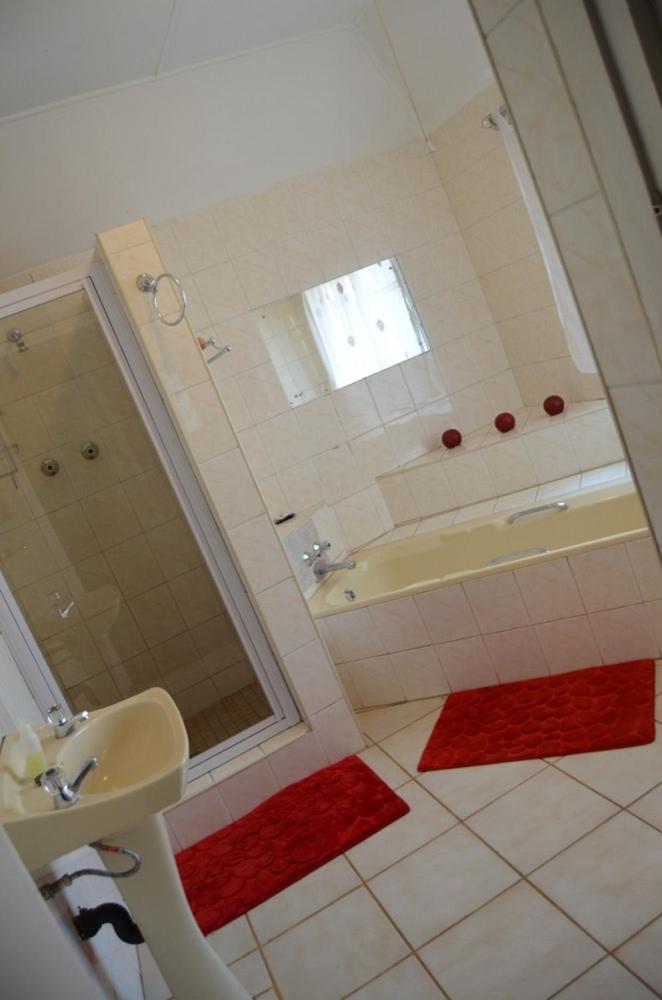 Sondela Bed & Breakfast - Housity