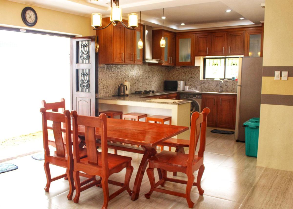 Ailesbury Holiday Home-Iloilo - Housity