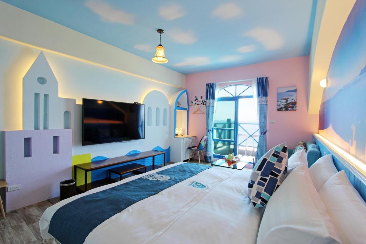 White Mediterranean - Housity