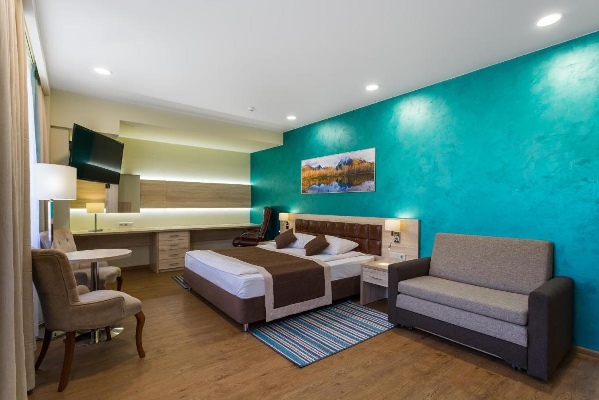 Suitetrails - Avacha Hotel