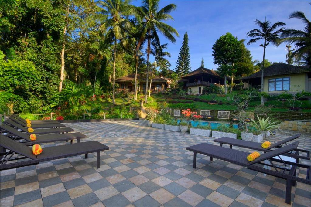 Cempaka Belimbing Villa - Housity