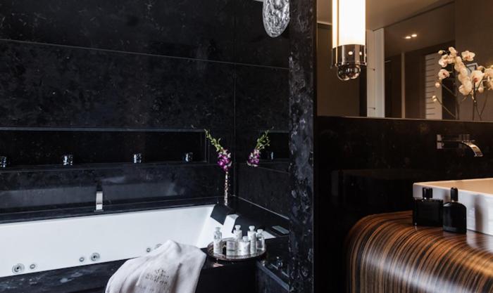 Un baño de Gran Hotel Nagari Boutique & Spa