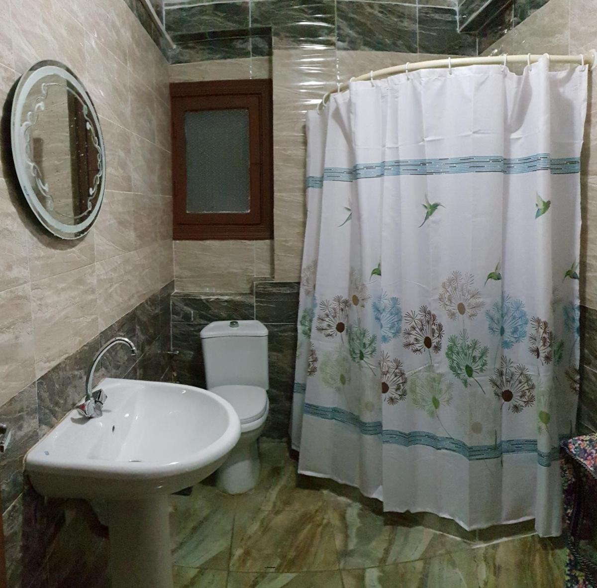 Caesar House - Hizvo