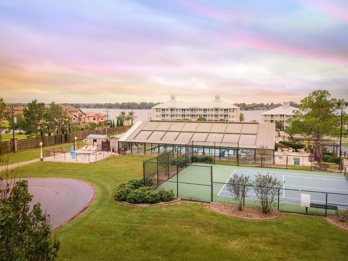 Holiday Inn Club Vacations Piney Shores Resort at Lake Conroe - Housity