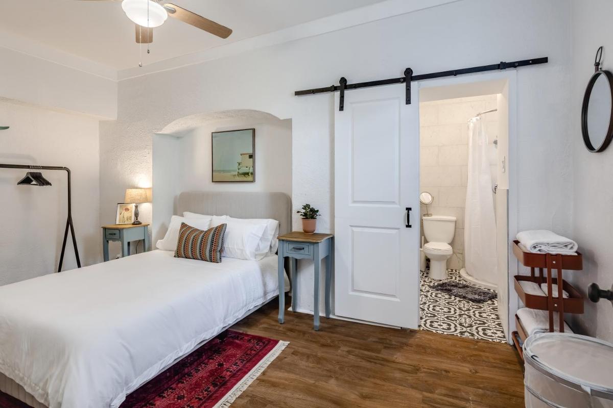 Hideaway on Hermit Street - Walk to Main Street Manayunk - Housity