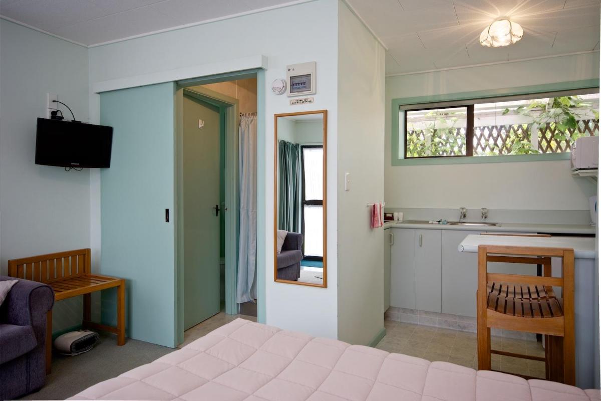 Owaka Lodge Motel - Housity