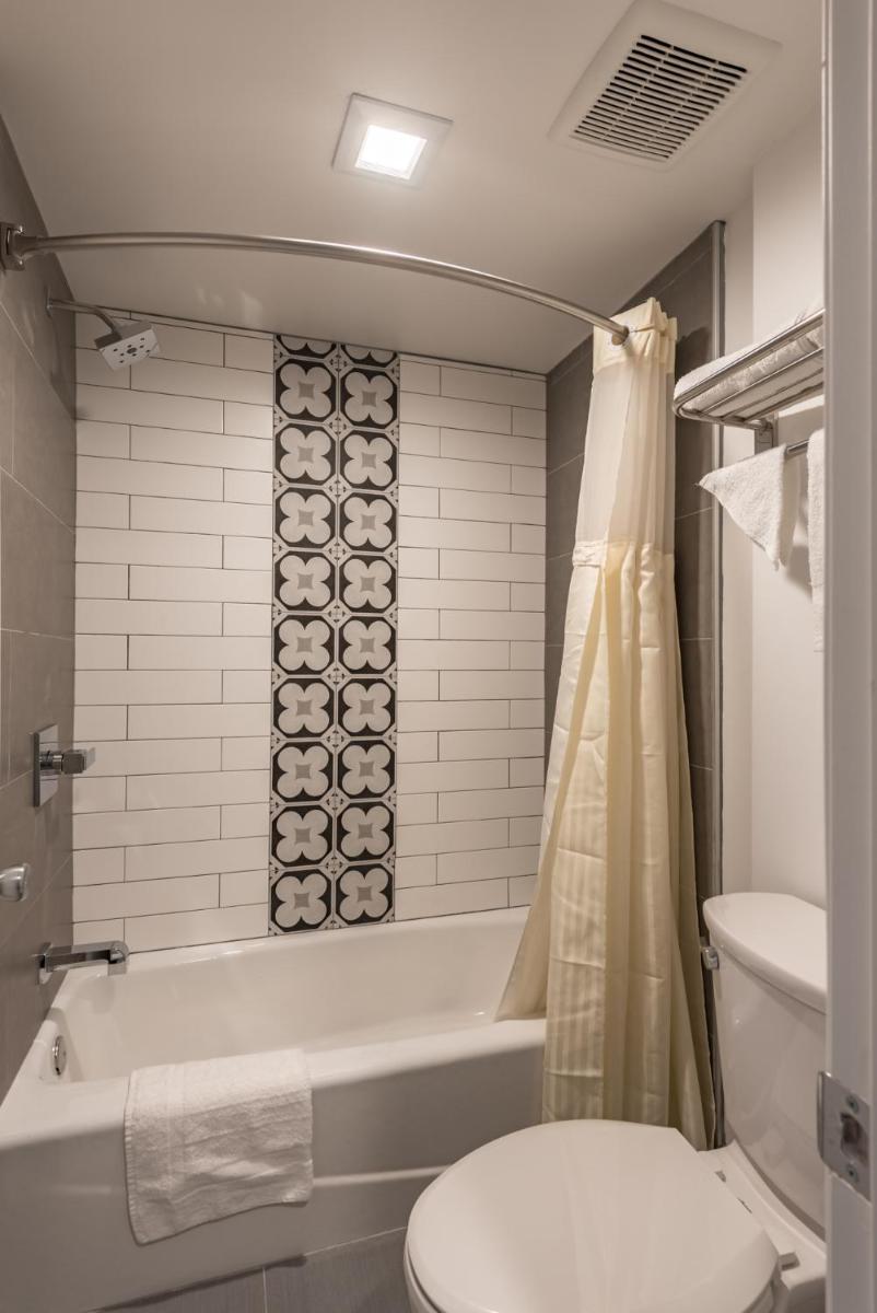 Plaza Inn - Housity