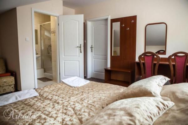 Hotel Arkada - Housity