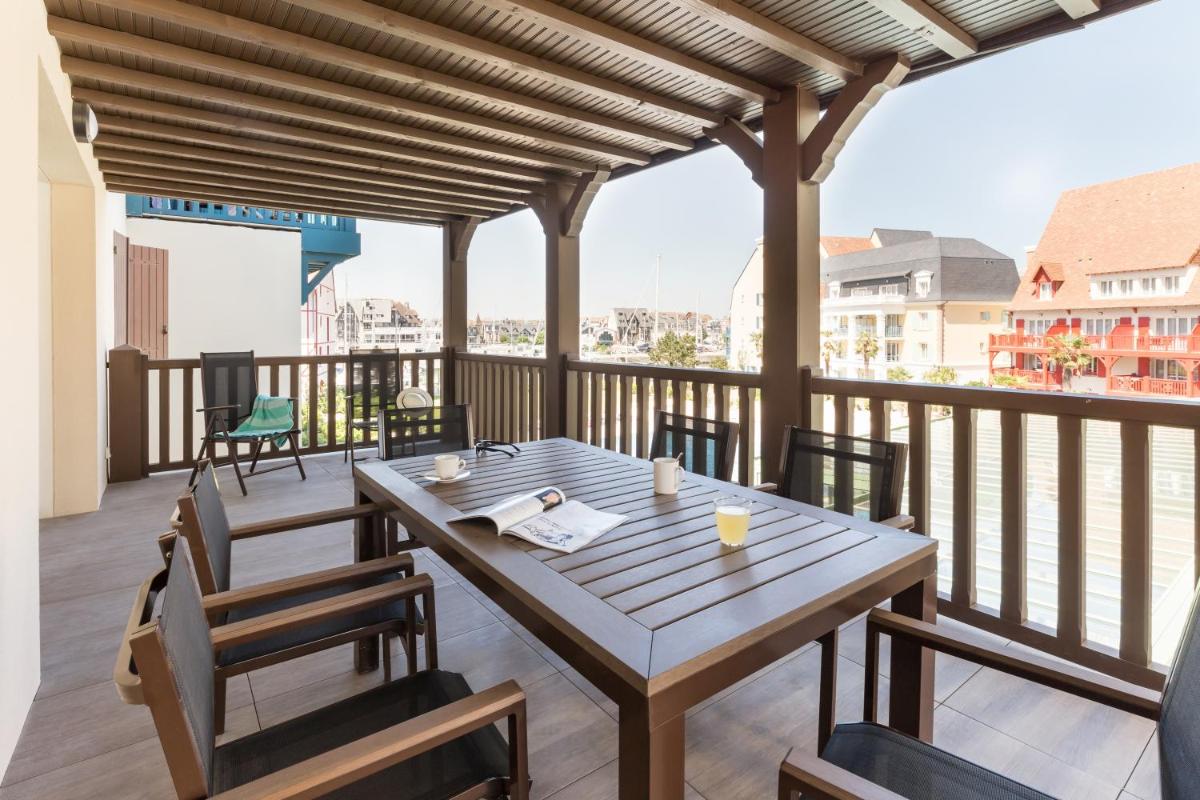 Balcon ou terrasse dans l'établissement Résidence Pierre & Vacances Premium Presqu'Ile de la Touques