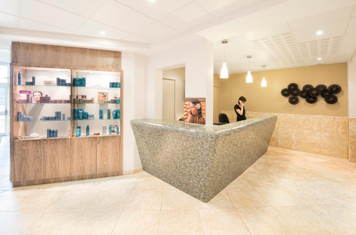 Photo de la galerie de l'établissement Hotel *** & Spa Vacances Bleues Villa Marlioz, à Aix-les-Bains