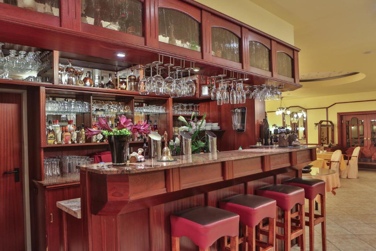 Hotel Krone - Housity