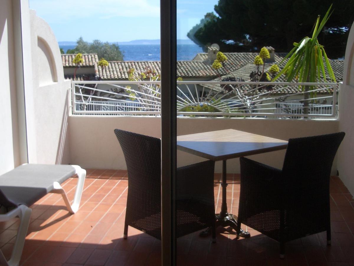 Balcon ou terrasse dans l'établissement Hôtel Beau Soleil