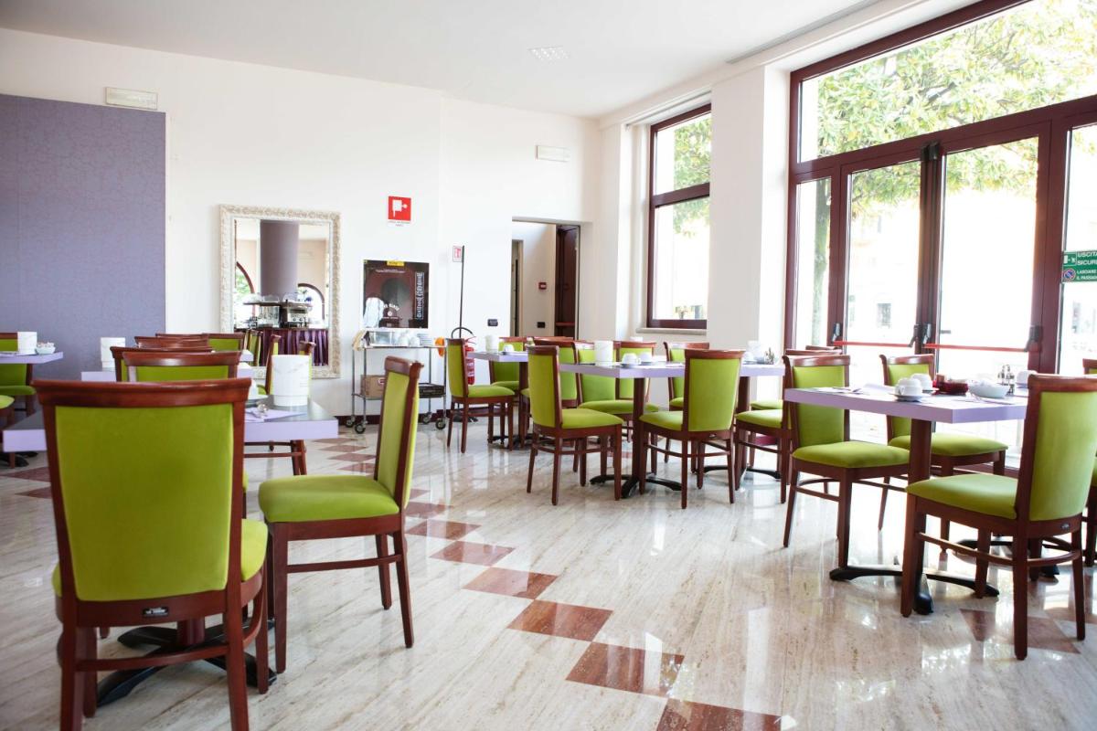 Hotel Vittorio - Housity