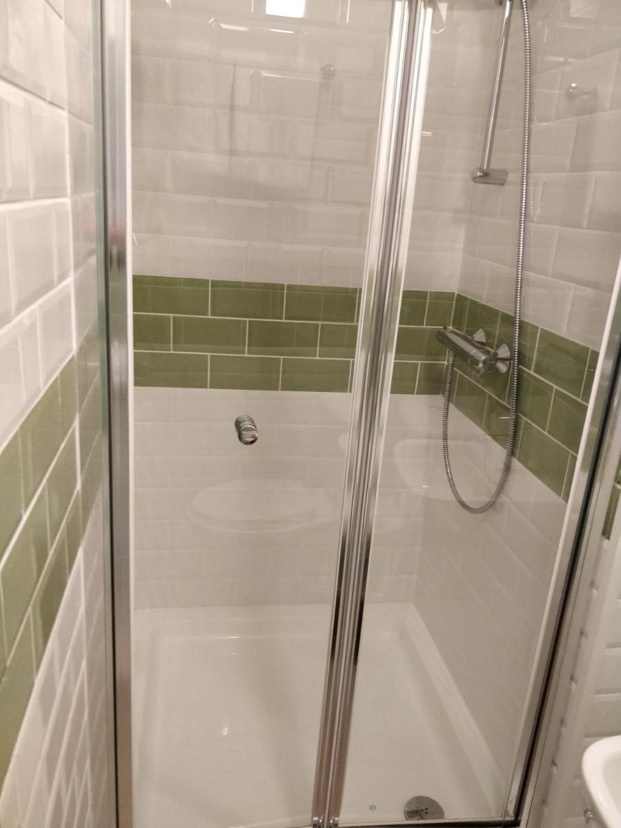 Clapham South Dudley - Housity