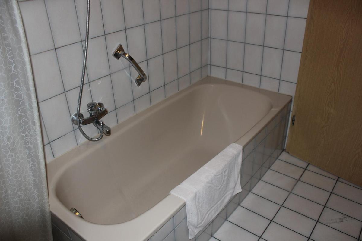 Ferienwohnungen-Goldbach Erdgeschoss - Housity