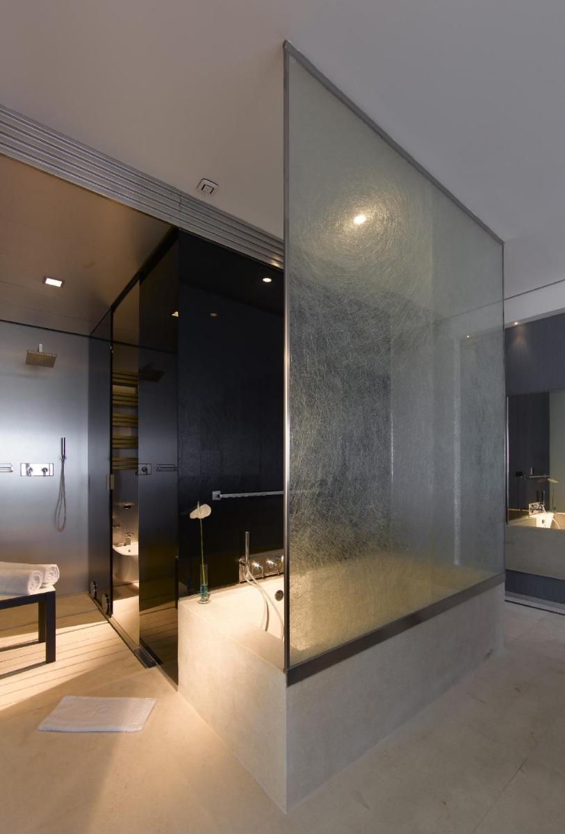 Un baño de Parador de Cádiz