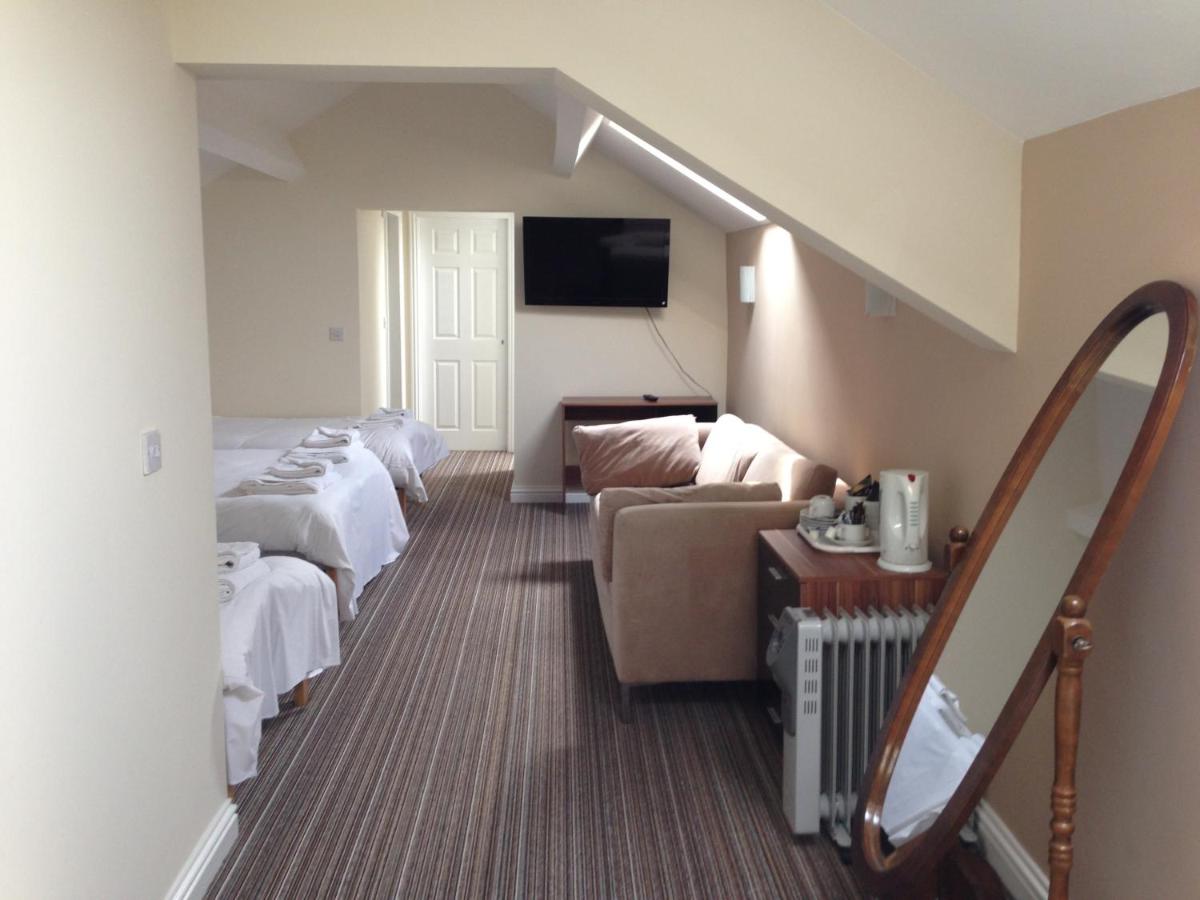 Ambrose Hotel - Housity