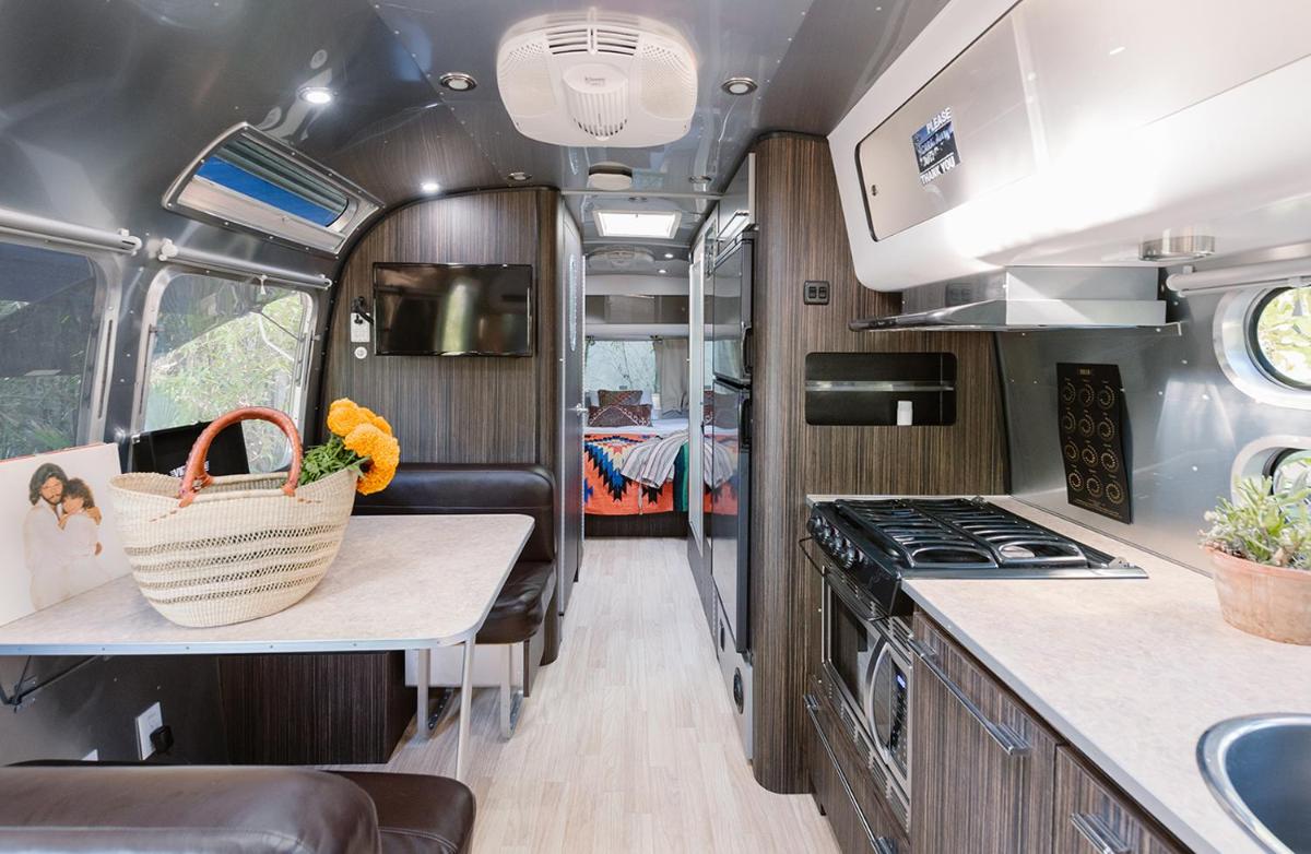 Caravan Outpost - Housity