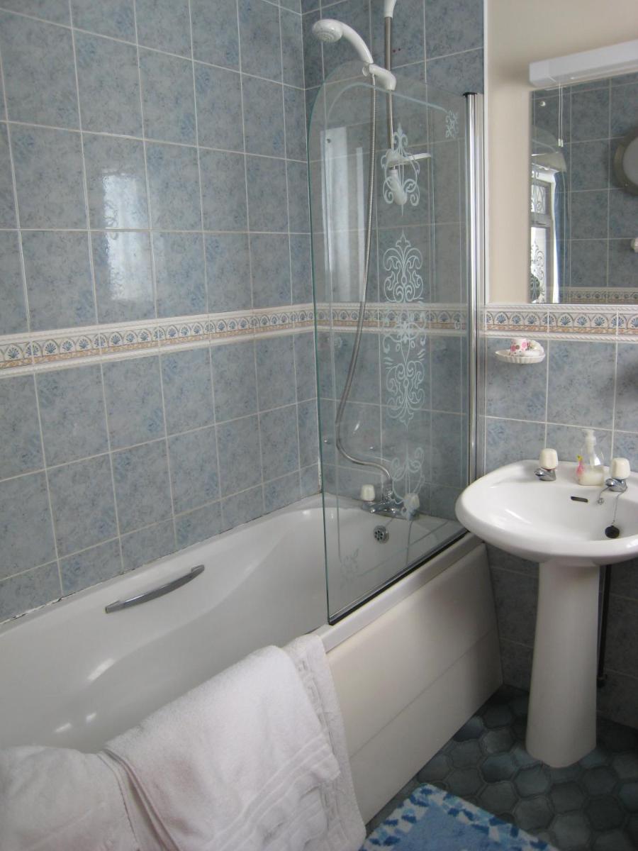 Herdshill Guest House - Housity