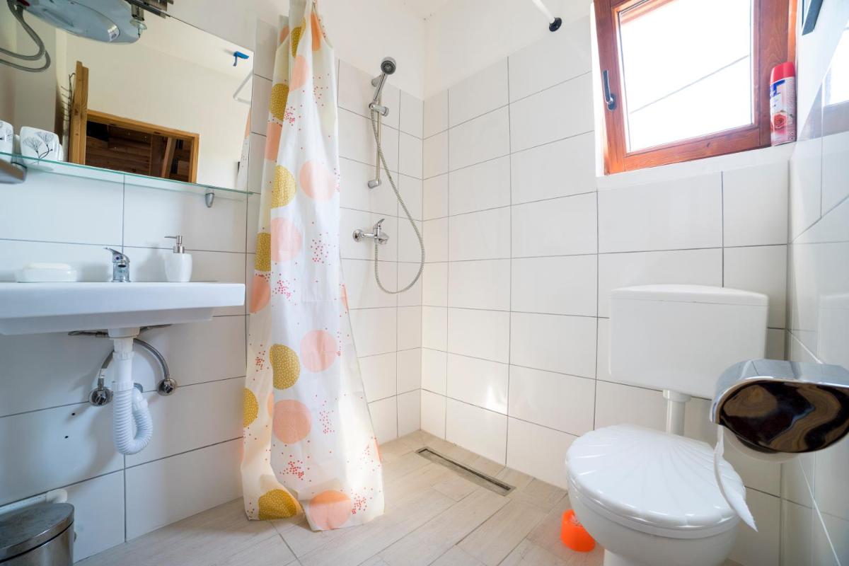 Holiday homes Piralo - Housity