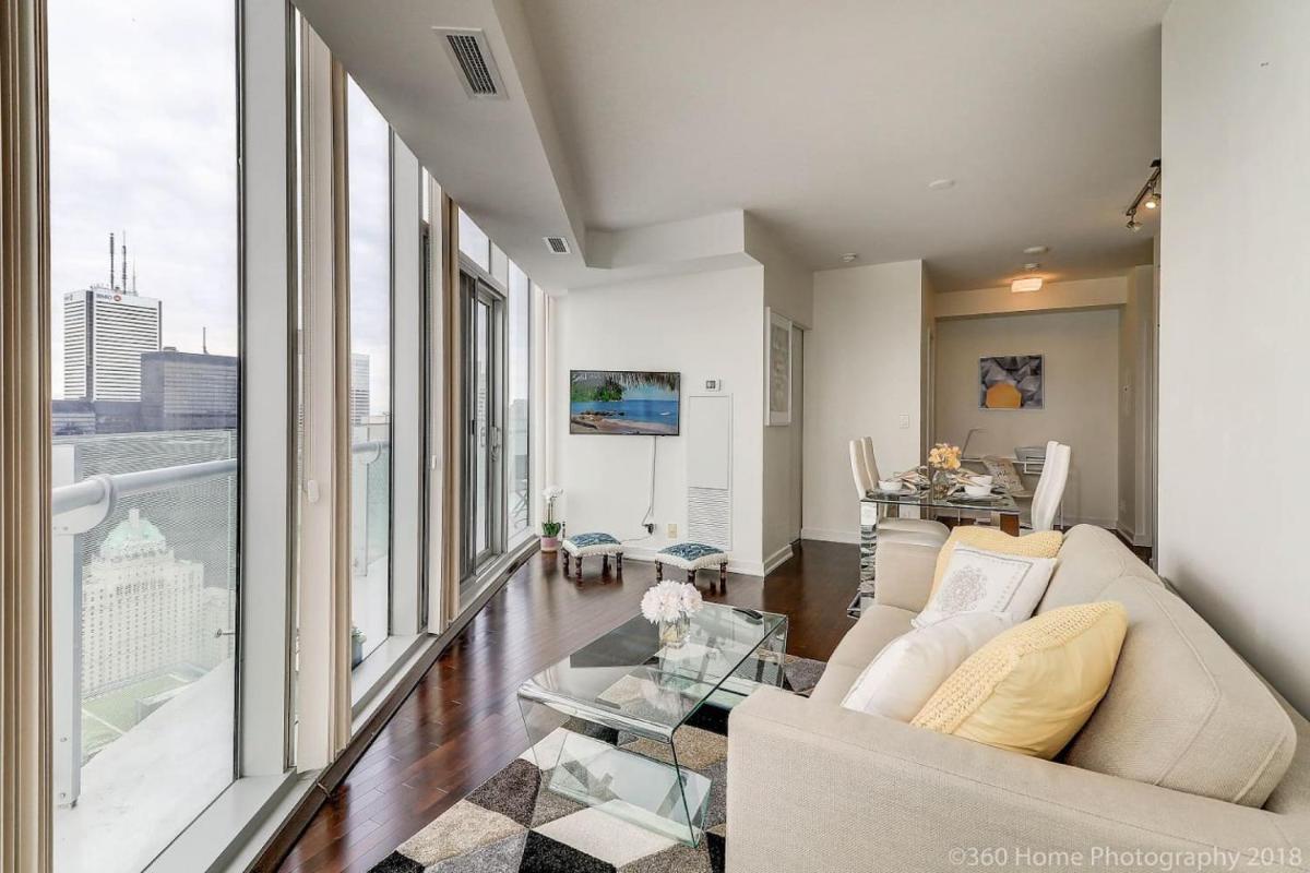 InstantSuites- PentHouse - Balcony - Views - Parking - Housity