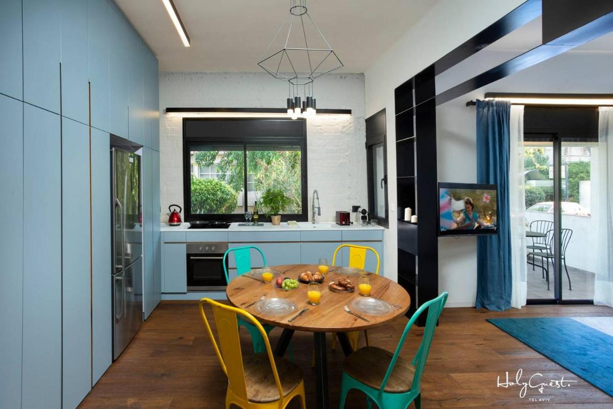 Loftstyle Beach in Gordon ByHolyguest - Housity